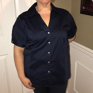 Avenue Navy Blue short sleeved buttoned down shirt